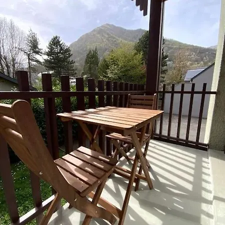 Au Coeur De Lary *
